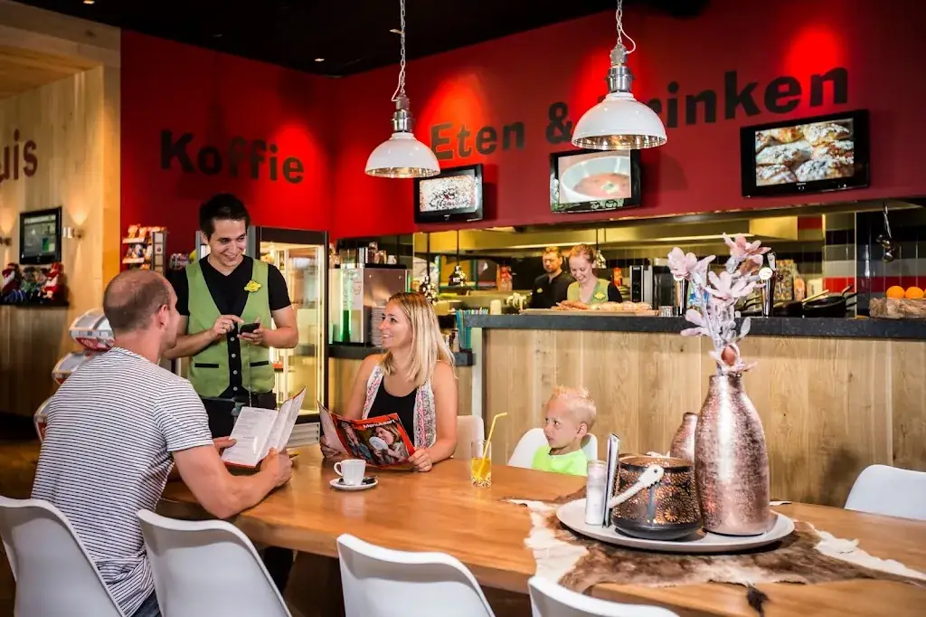 Het Klokhuis restaurant in Tuitjenhorn