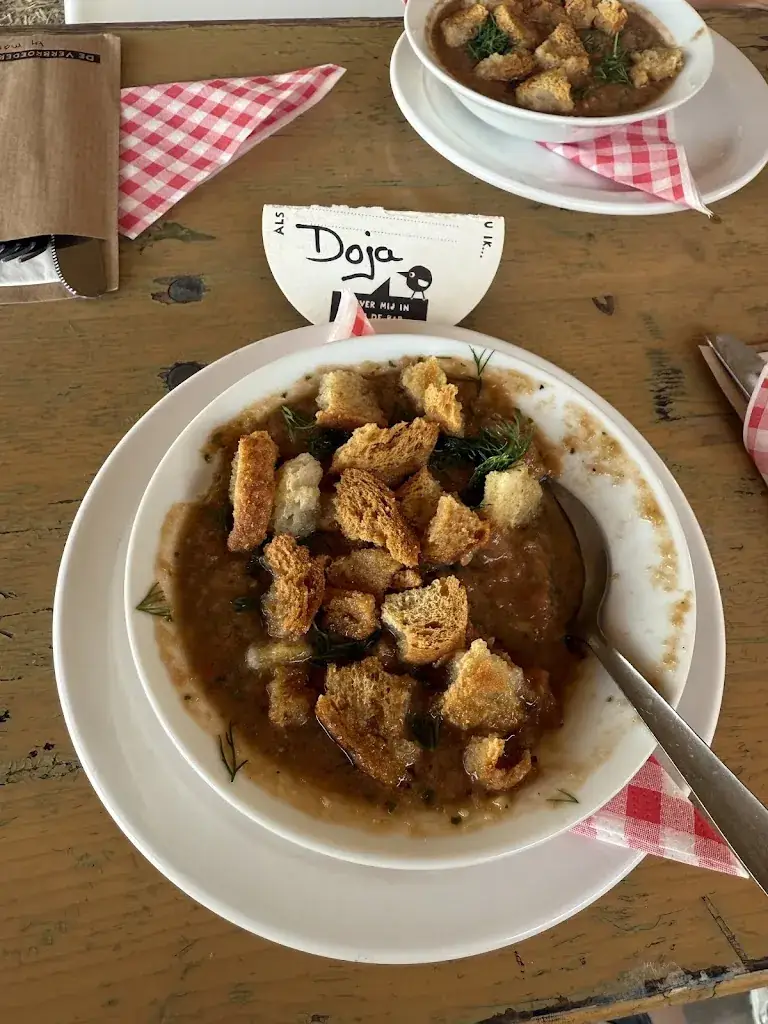 Gözde Çetin_De VerbroederIJ_Amsterdam_review