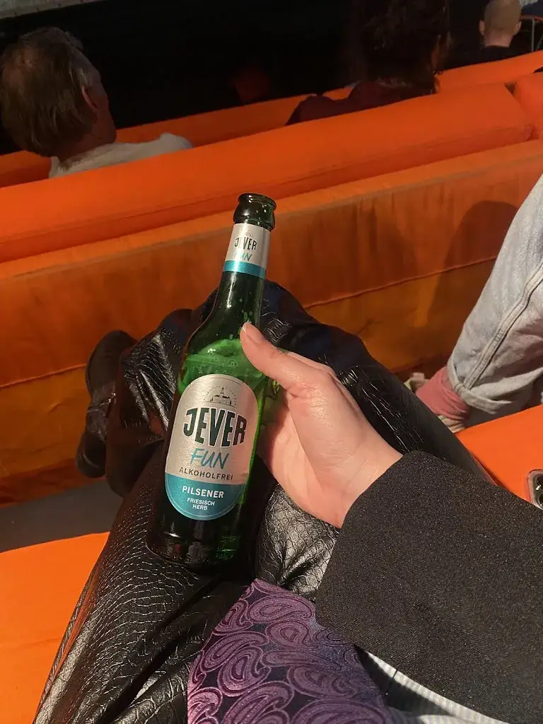 Alex Beaujon_FC Hyena_Amsterdam_review