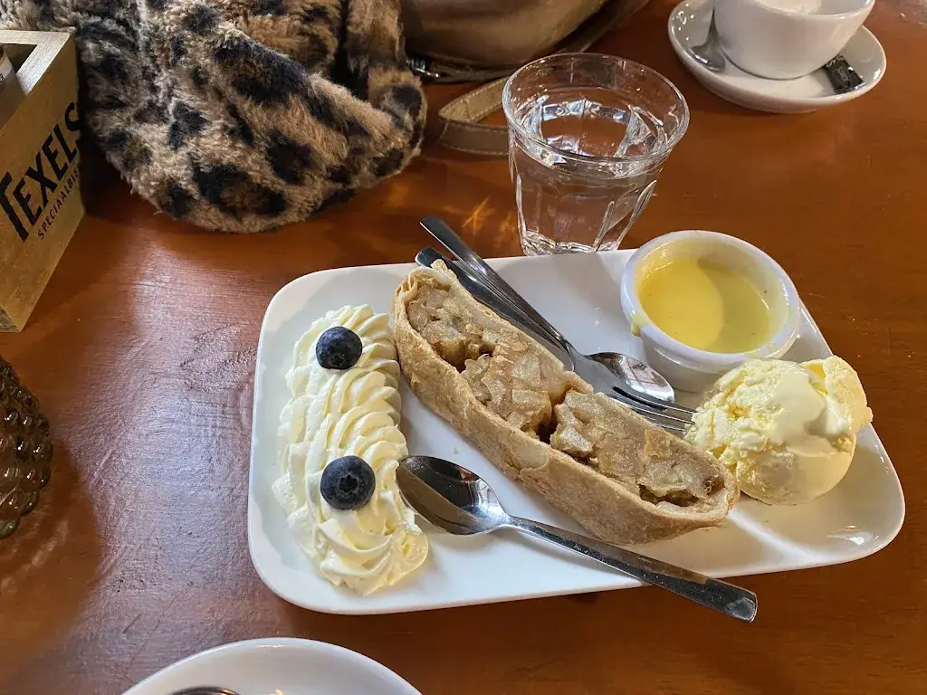 Max Tagged_Café De Roode Leeuw_Venhuizen_review