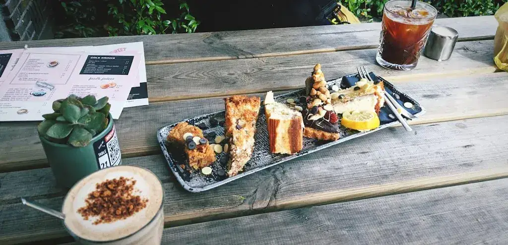 Victoria Elgersma_Piece of Cake_Hoorn_review