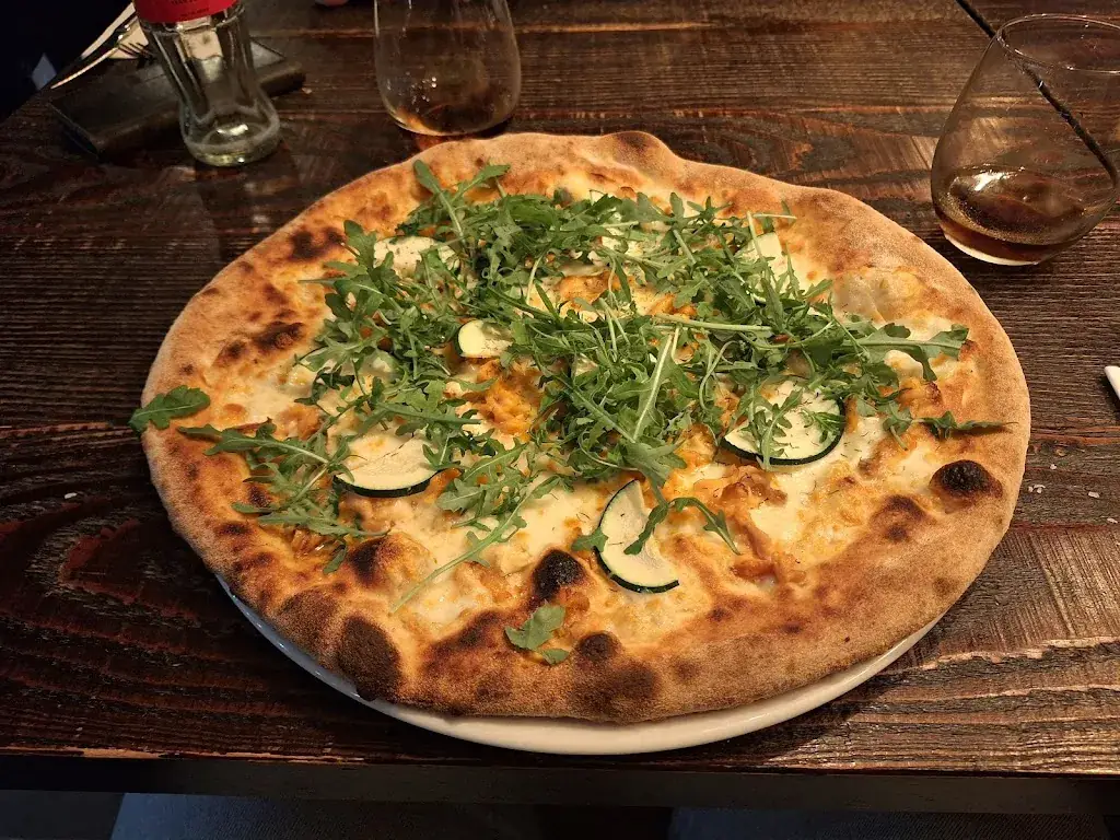 De Pizzeria Den Hoorn_Hoorn_slider_image_3