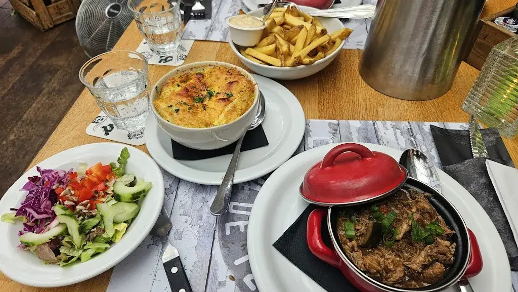 Bryn Crawford_Taveerne De Twaalf Balcken_Burg_review