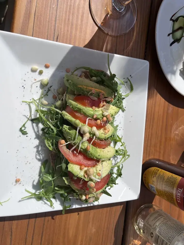 HIMANI ARYA_Lokaal 16_Burg_review