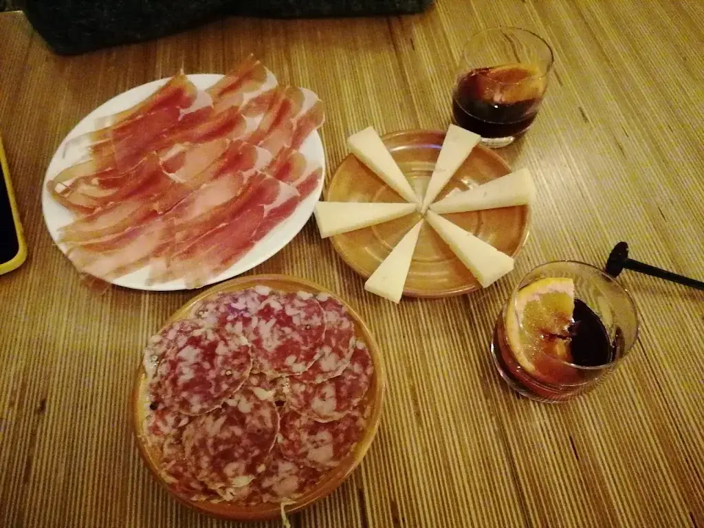 Menu_Casa Molero Bar de Tapas_Burg_image_9