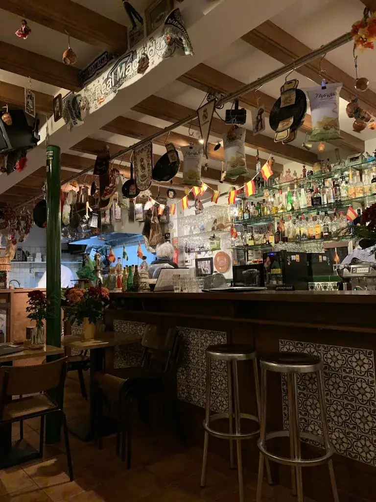 Casa Molero Bar de Tapas_Burg_slider_image_3