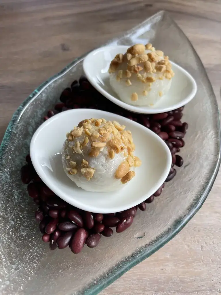 Hans Quivooy_LvY Indonesia by Anneke's Kitchen_Burg_review