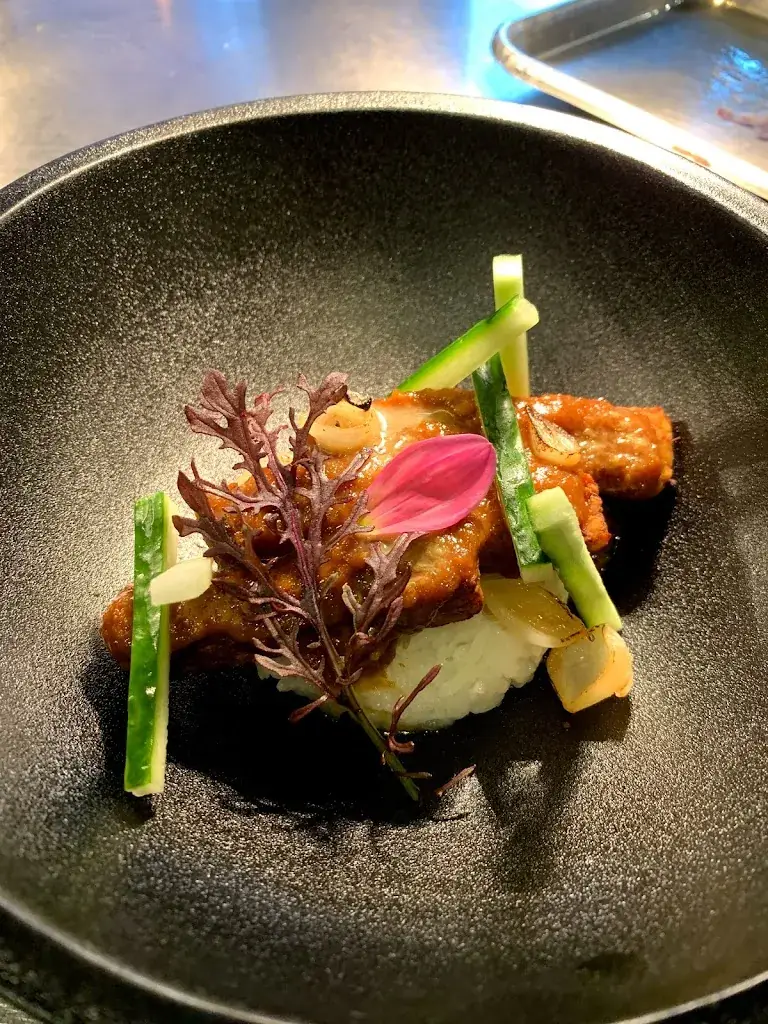 LvY Indonesia by Anneke's Kitchen_Burg_slider_image_3