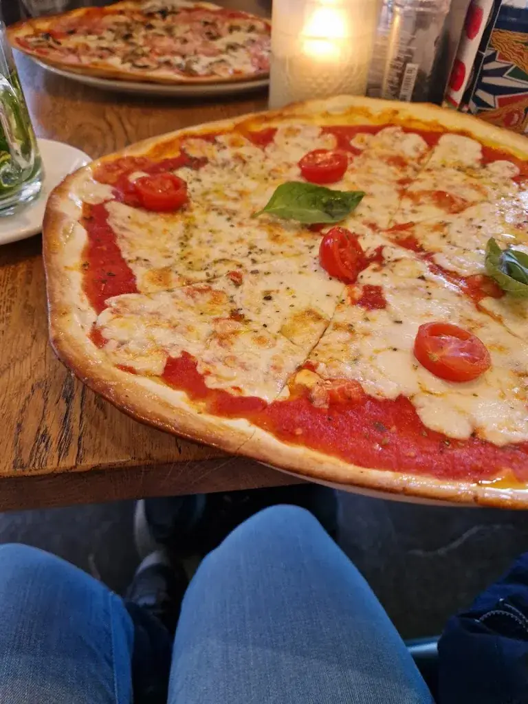 Bianca Georgiana_Gusto di Casto B.V._Amsterdam_review