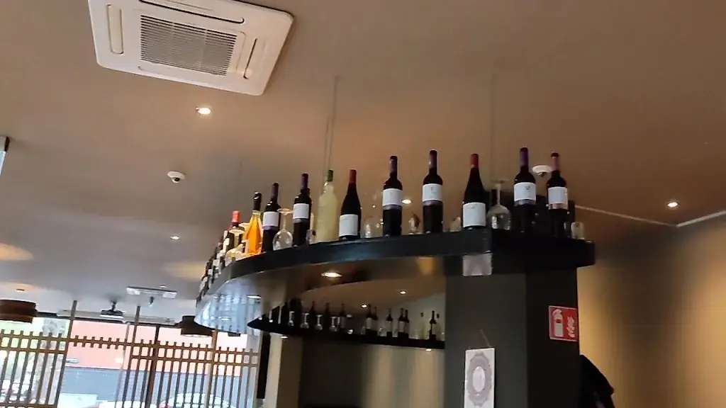 Meat Me Kosher // מסעדות כשרות באמסטרדם_Amsterdam_slider_image_2