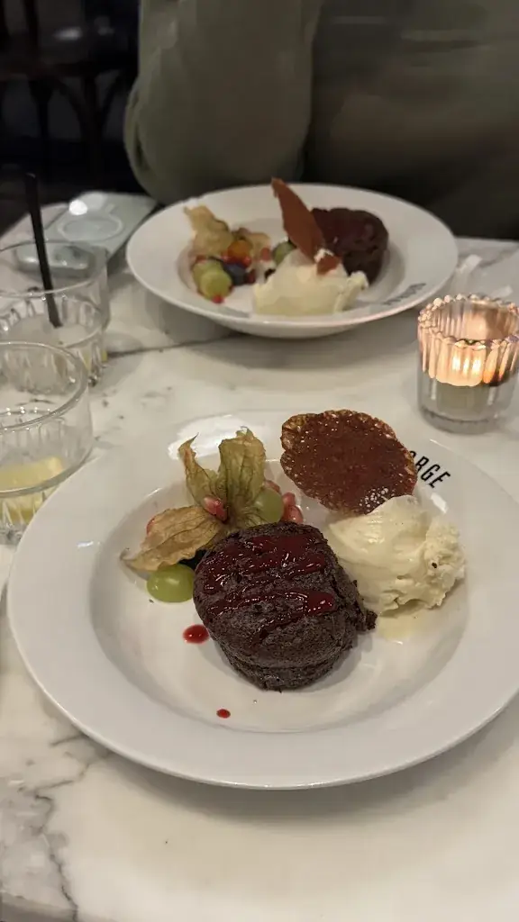 Nahid Etesami_Bistro G.P. by George_Amsterdam_review