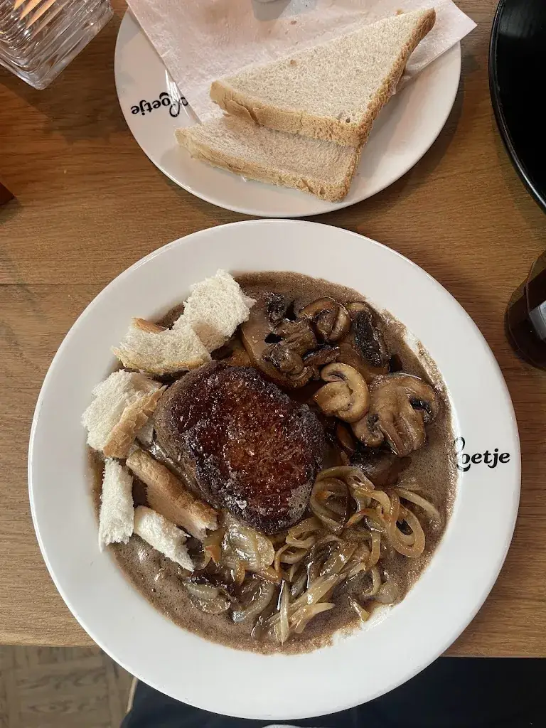 Elnara Ibrahimli_Loetje Amsterdam ZuidAs_Amsterdam_review