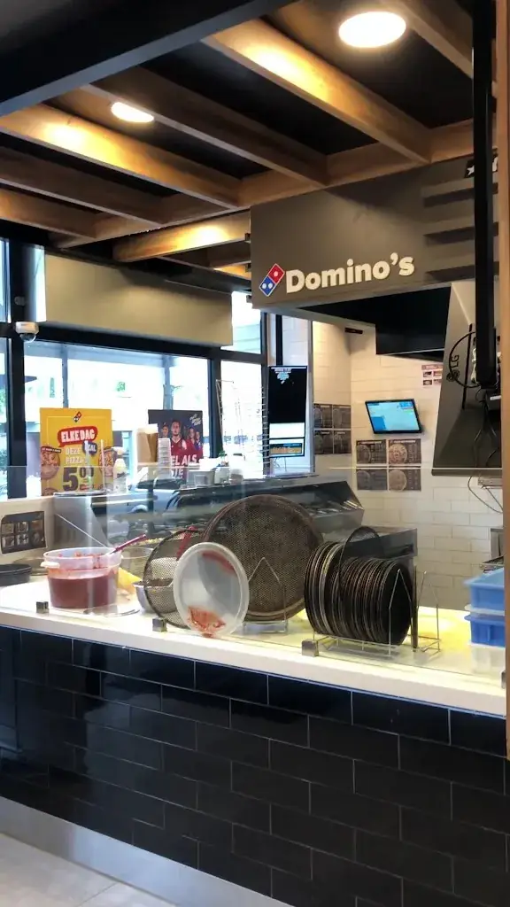 Domino's Pizza_Amsterdam_slider_image_2