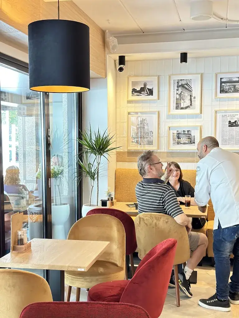 Ari Dinar_Food Court Amsterdam City South_Amstelveen_review