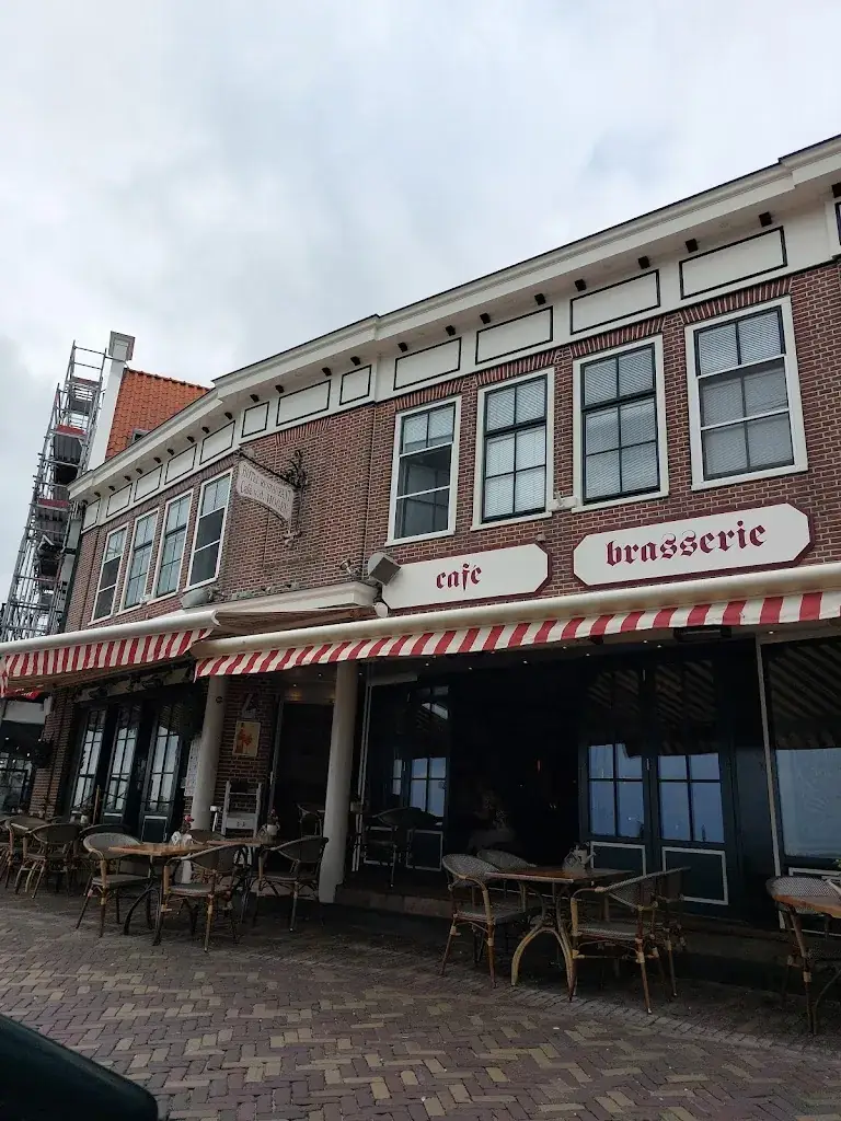 Restaurant-café Van den Hogen_Volendam_slider_image_3