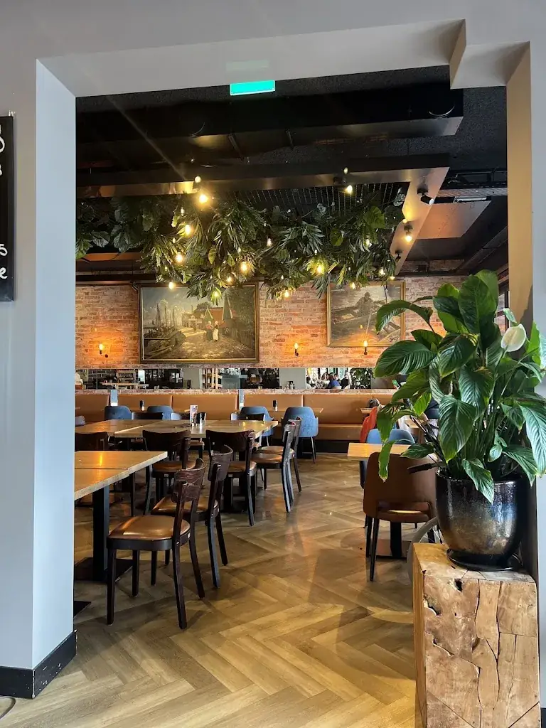 Ricardo Lovati_Thirty5_Volendam_review