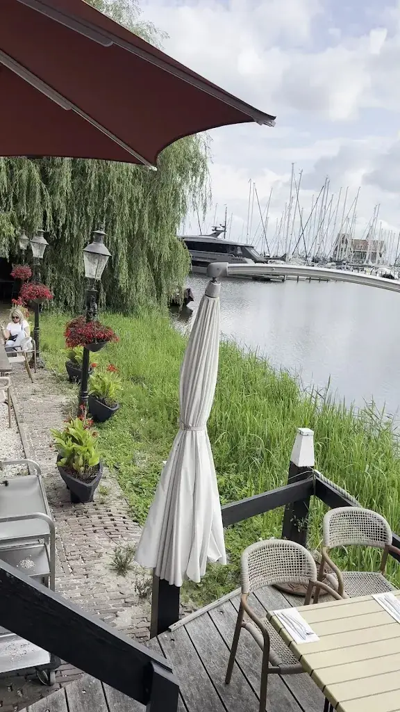 Mohamed ElKhodary_Smit-Bokkum_Volendam_review