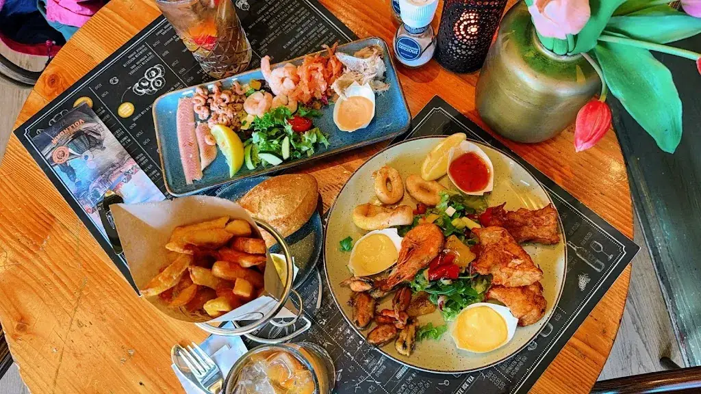 Hualing Wen_De Lunch_Volendam_review