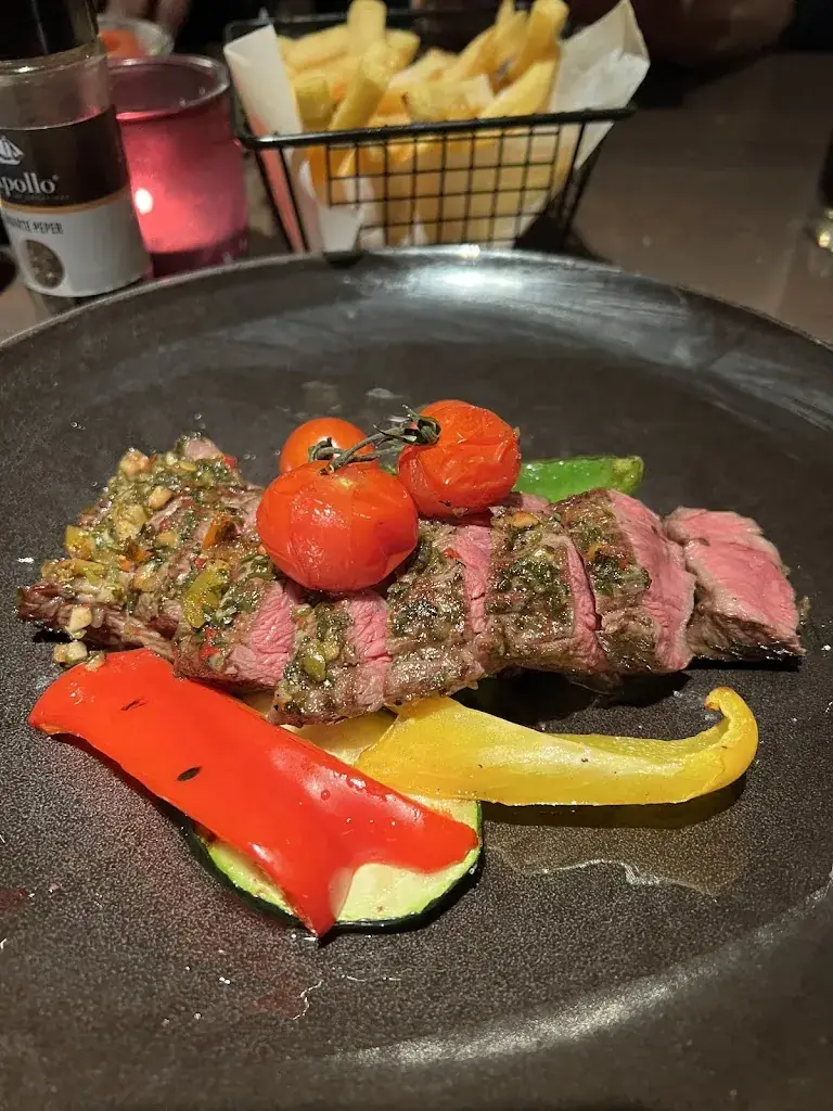 Lounge Bar Restaurant VIJF Edam_Edam_slider_image_2