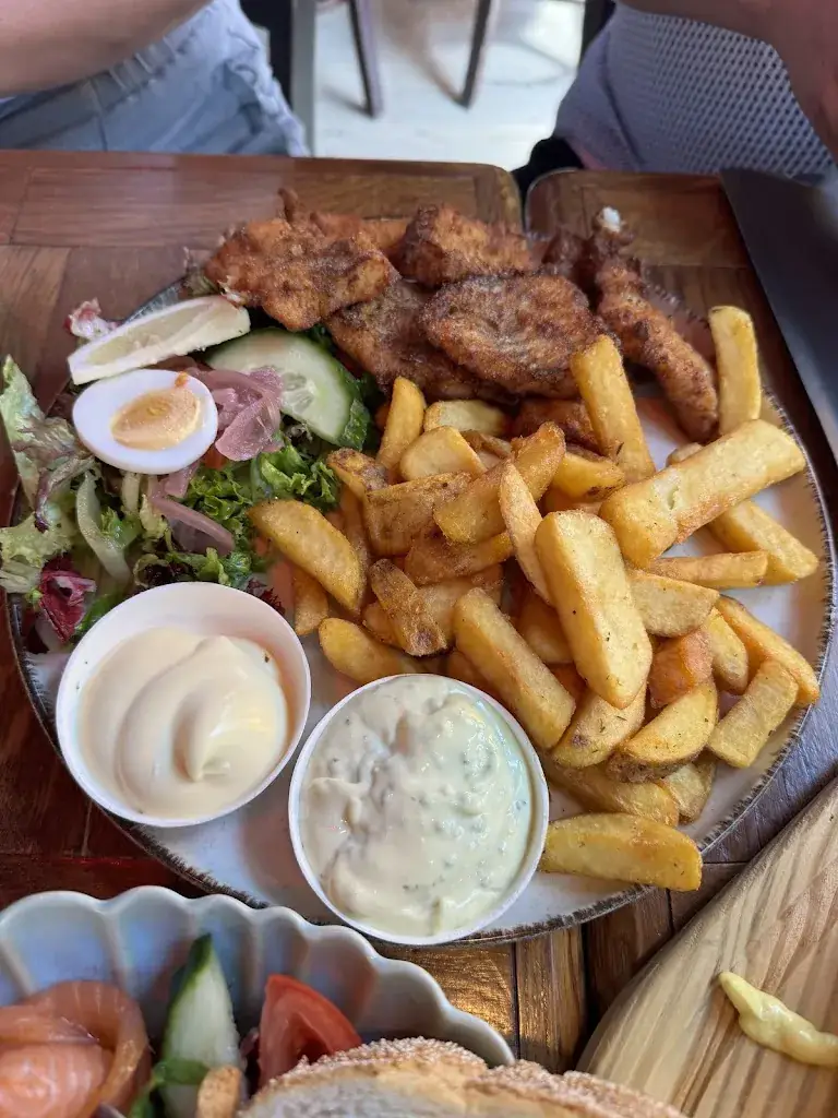 YaLiz SQ_'t Havengat_Volendam_review