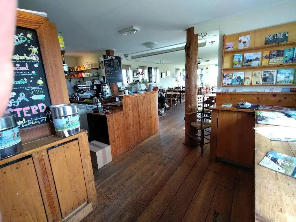 Adriano Bueno_Bezoekerscentrum De Breek_Oosthuizen_review