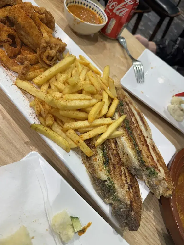 Salma Zahar_Vis Lambertus_Amsterdam_review