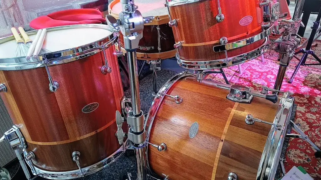 Erik Mensink_Hump Soigné_Egmond-Binnen_review