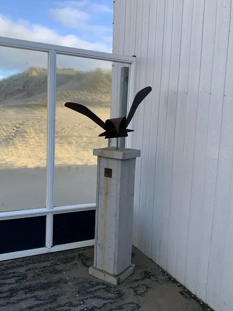 Carlos Saez_Beach pavillion The Lookout_Zee_review