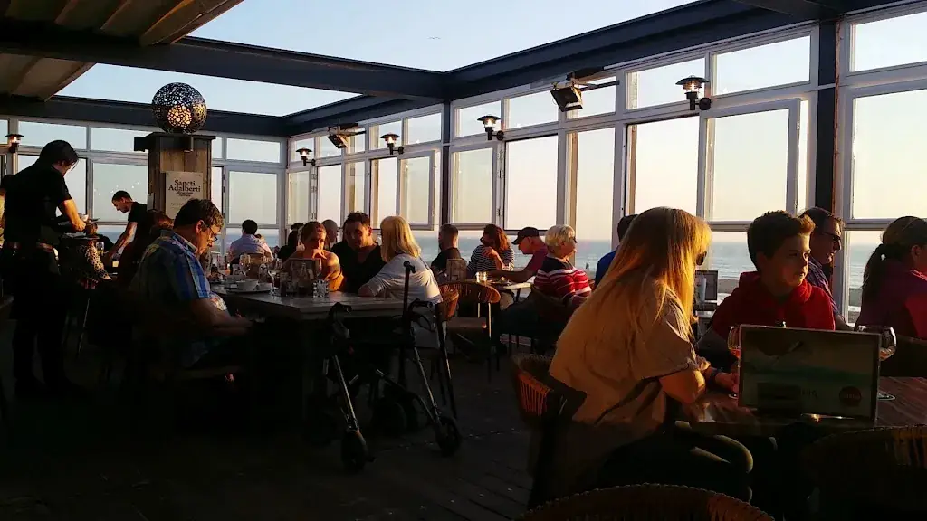 Beach pavillion The Lookout_Zee_slider_image_2