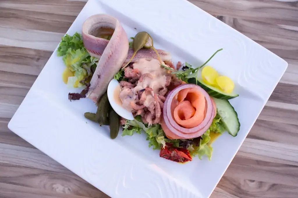 Beach pavillion The Lookout_Zee_slider_image_3