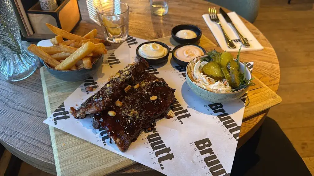 Krystian Jagiełło_Brasserie Bruutt_Zee_review