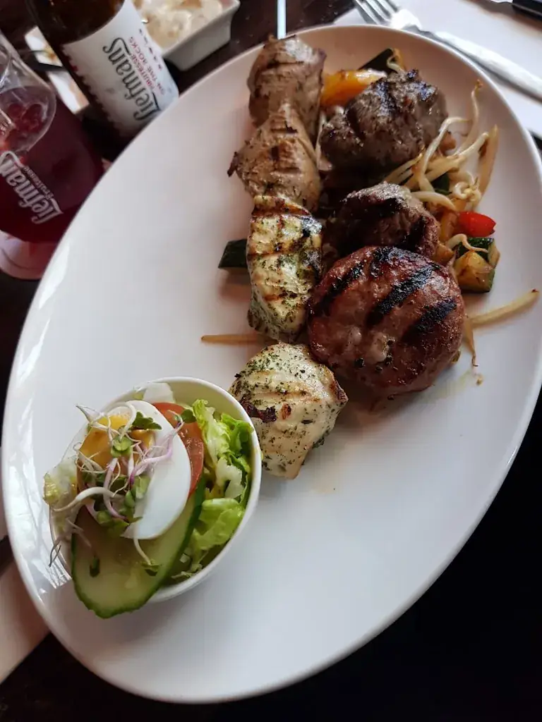 Christiaan Hakkers_Café Tervoort_Egmond-Binnen_review