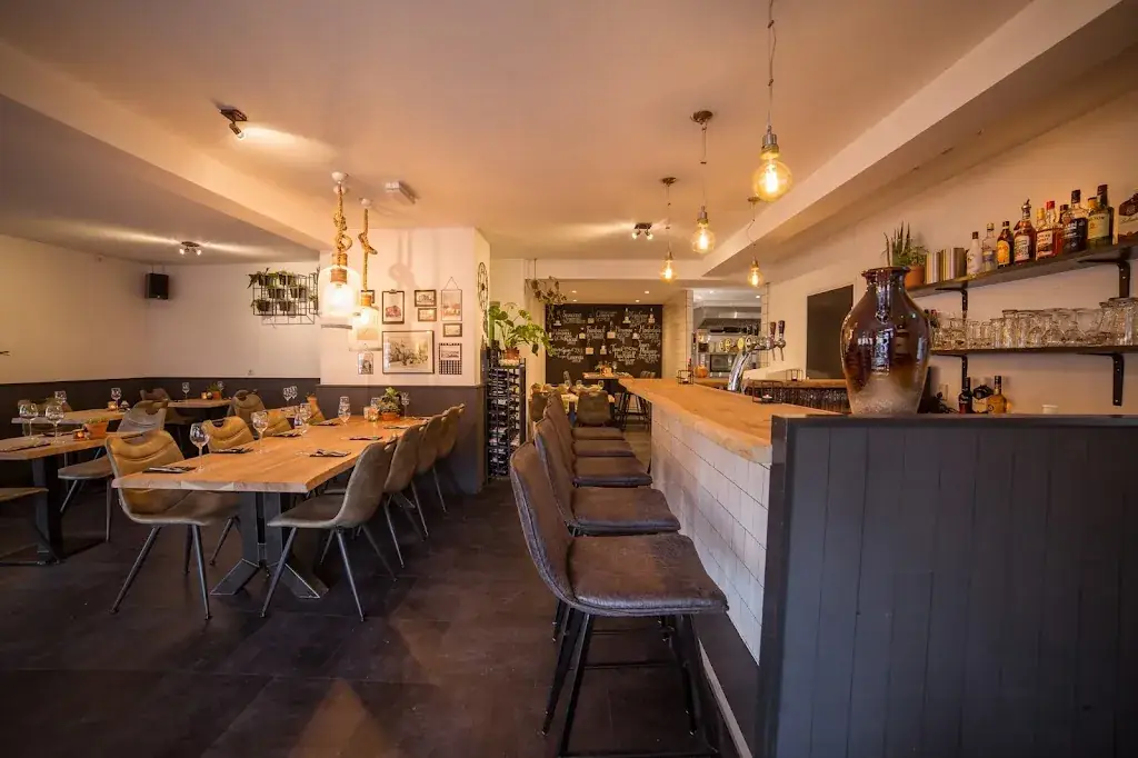 Restaurant Vlackbij restaurant in Zee