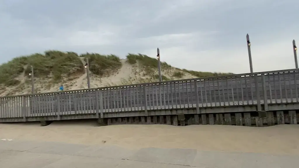 Restaurant "Bad Egmond" Strandpaviljoen restaurant in Zee