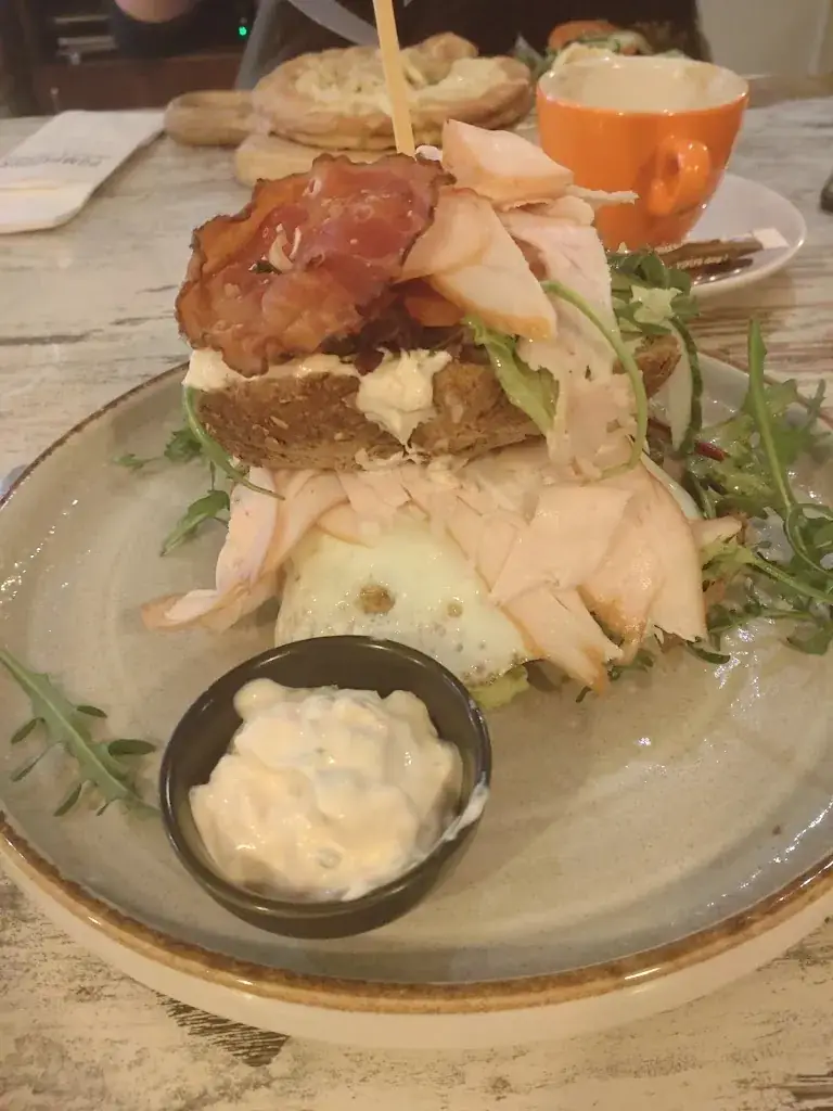 Aubrey Williams_Pompadour Ontbijt- & Lunchroom_Zee_review