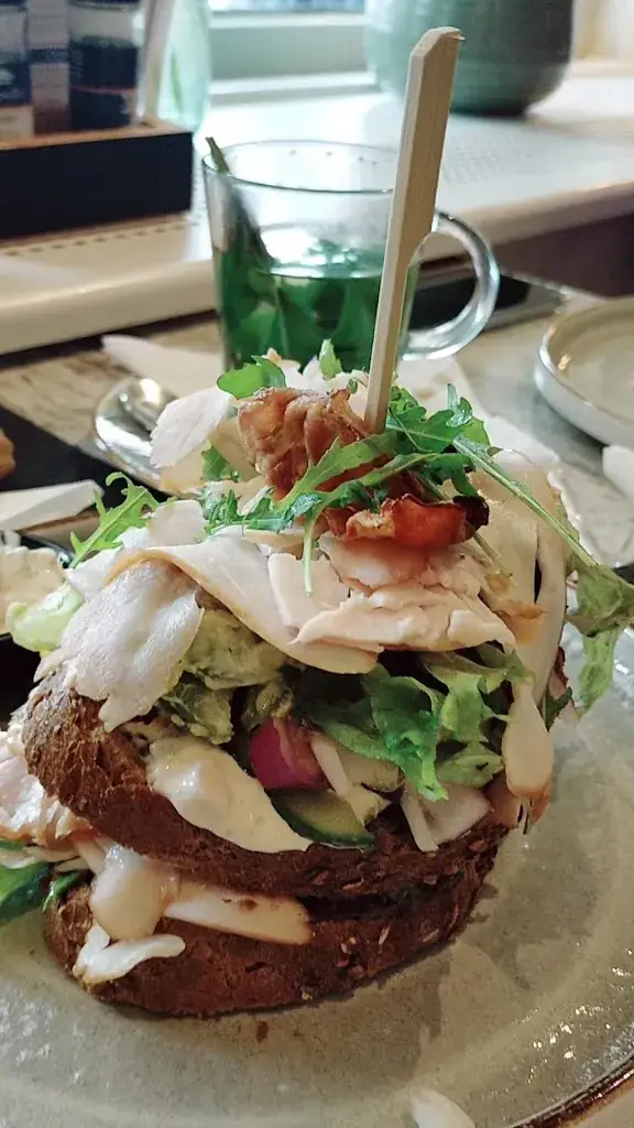 Pompadour Ontbijt- & Lunchroom_Zee_slider_image_2