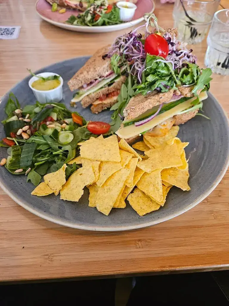 Grant Parman_Lunchcafé Juuls_Gouda_review