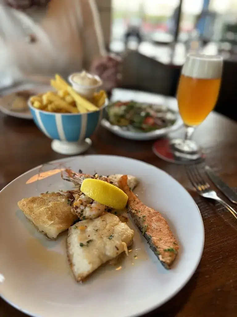 skinny dolphin_De Enkhuizer Visafslag_Enkhuizen_review