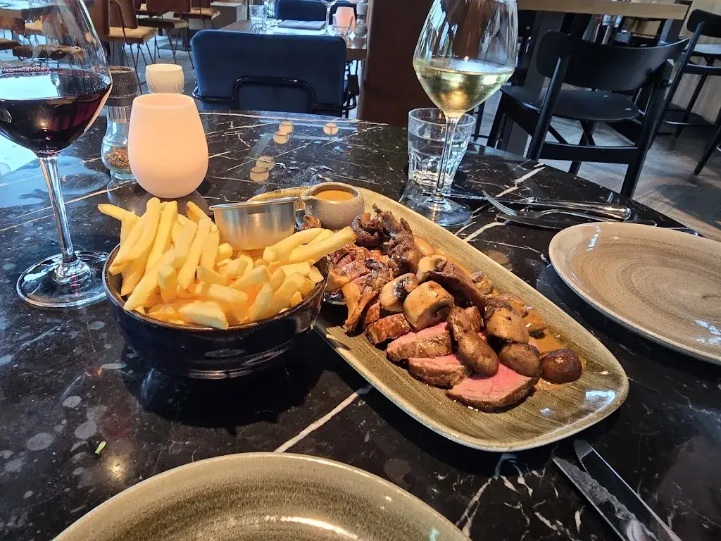 Robert Taylor_Fort H_Muiden_review