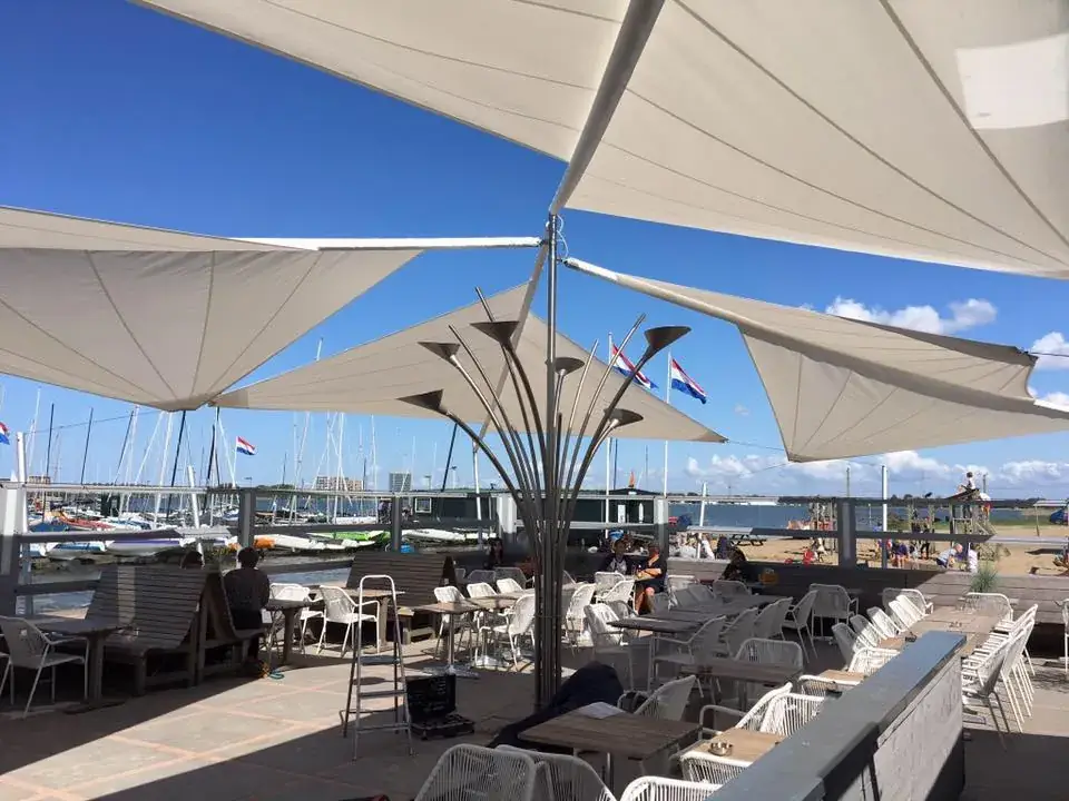 Strandpaviljoen De Zeemeeuw - Restaurant Muiderberg restaurant in Muiderberg