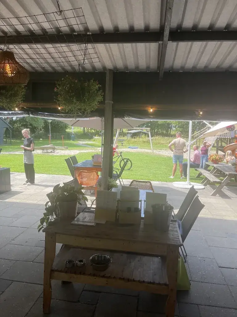 Ahmos Ahmos_Moto Toto_Warmenhuizen_reseña