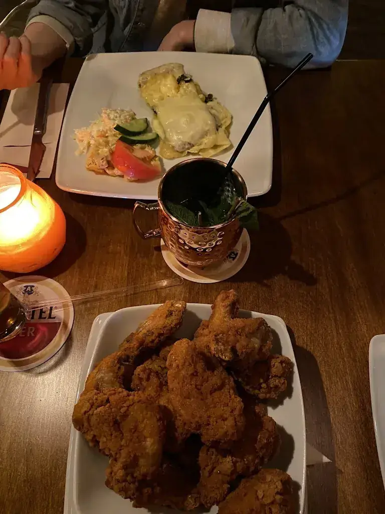 Christopher A. Leach_Bar 't Swintje_Zee_review