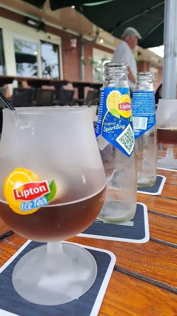 Nicky Gibbens_Café De Werf_Hauwert_review