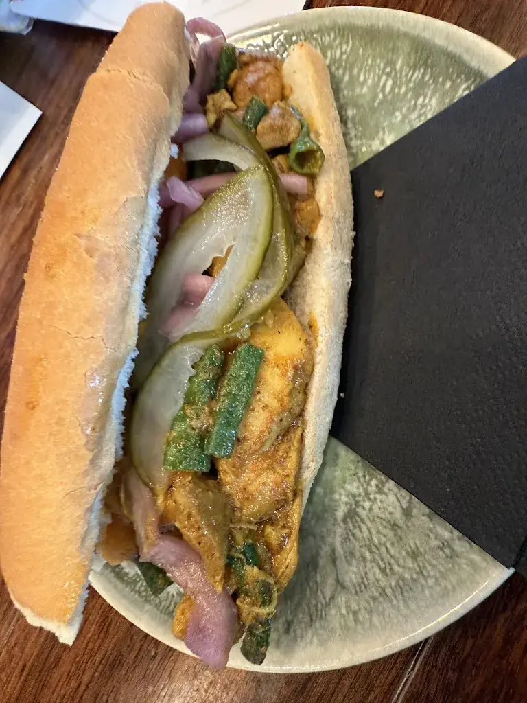 Dieneke de Regt_Broodje Lobi_Zwanenburg_review