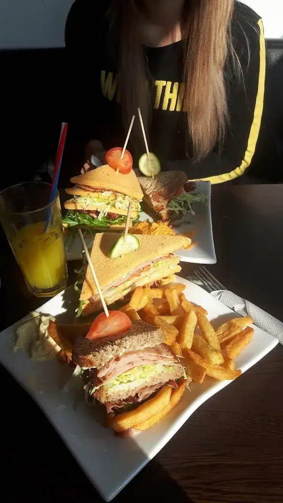 Menu_Enjoy Cafetaria Sandwich & Sushi_Zwanenburg_image_7