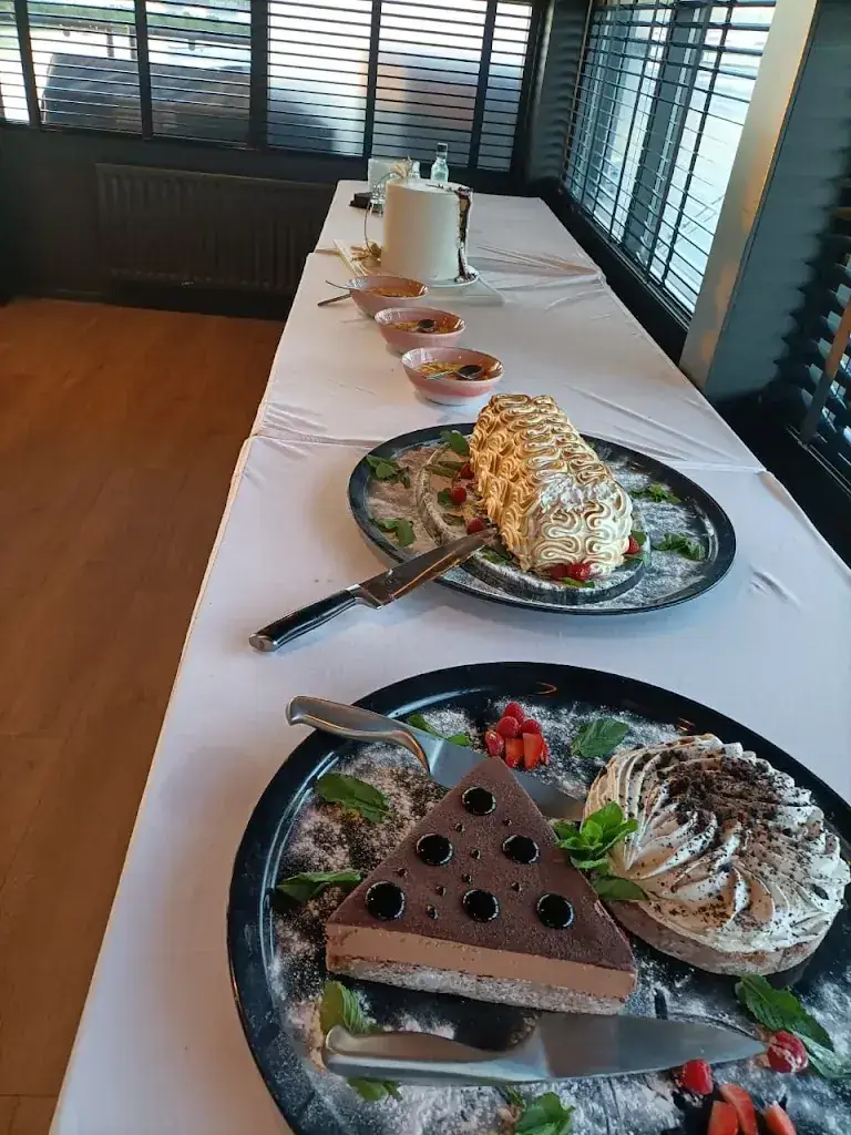 El Dery 80_View Almere_Almere_review