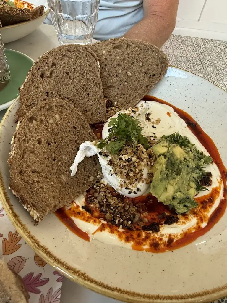 Britni Bigelow_by LIMA_Haarlem_review