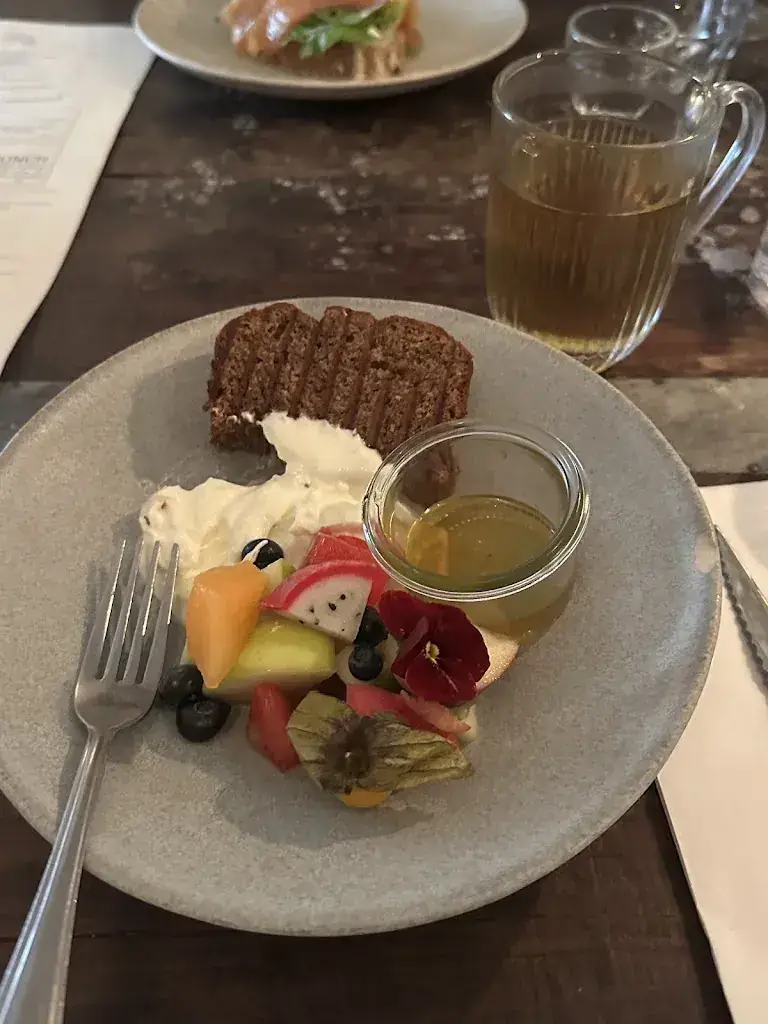 Imaan Nazir_TOAST_Haarlem_review