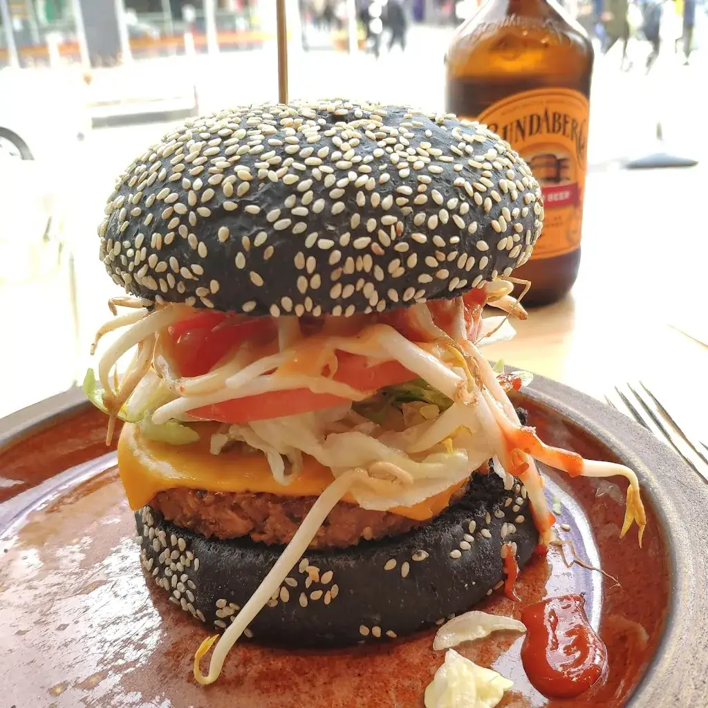 Pieter Jan Bos_The Black Cockatoo_Almere_reseña