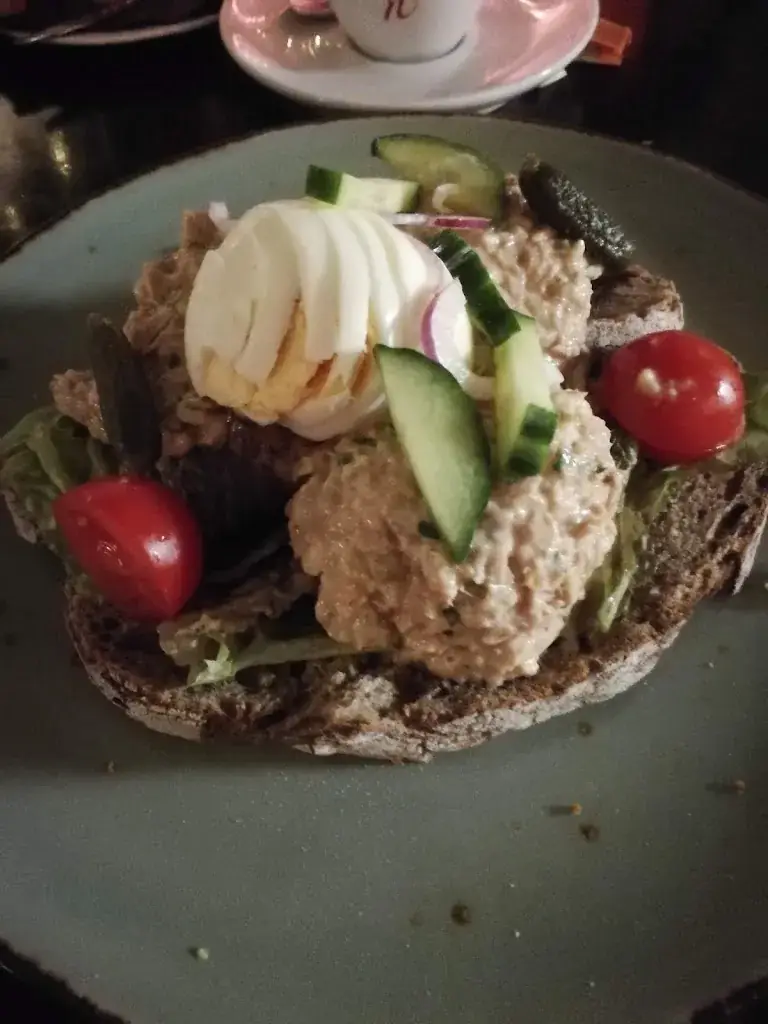 marjan reijnders_Eetcafe Meesters & Juffen_Heemskerk_reseña